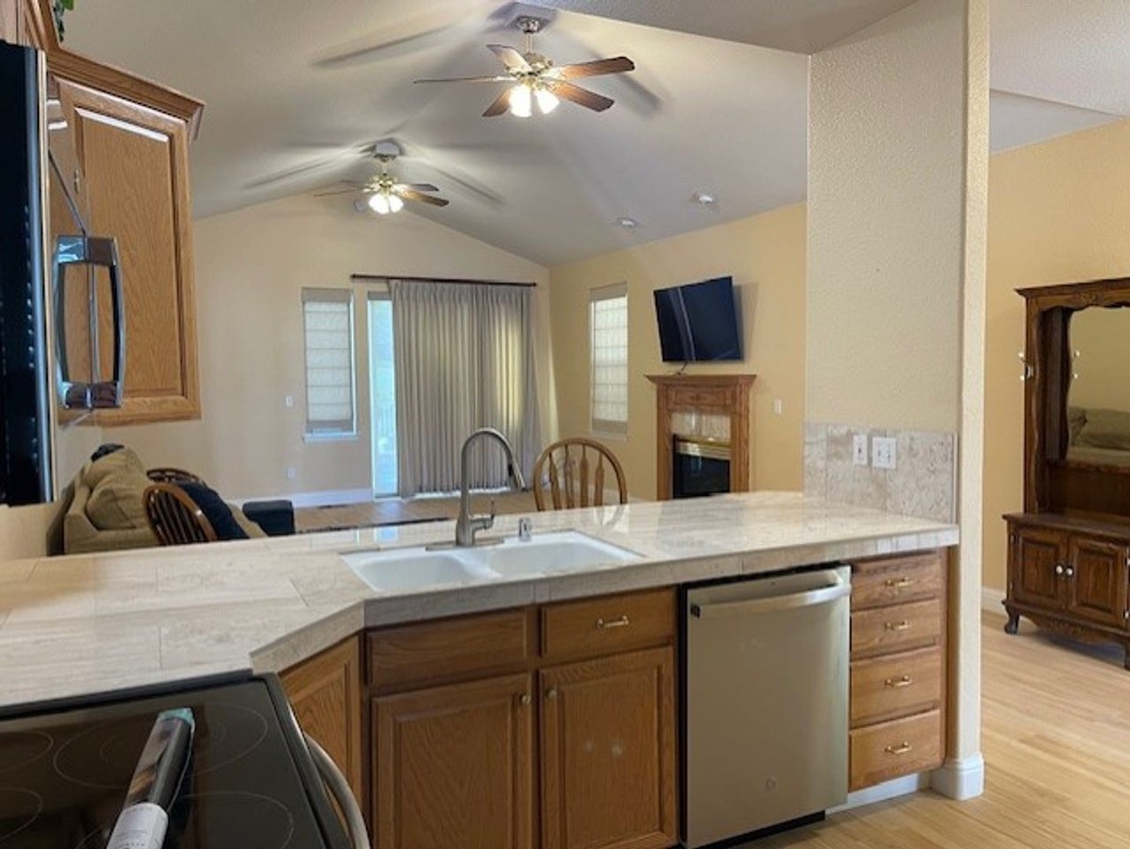 2472 Chardonnay Dr - Photo 3 of 17