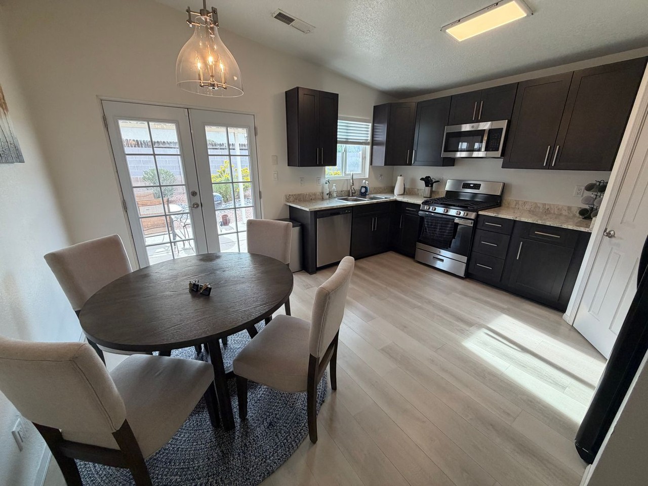 8117 Rancho Paraiso Nw - Photo 7 of 33