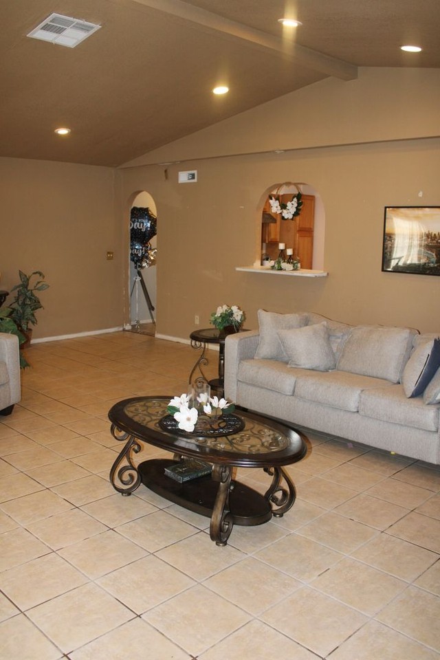 2728 Dunoon Dr - Photo 5 of 11