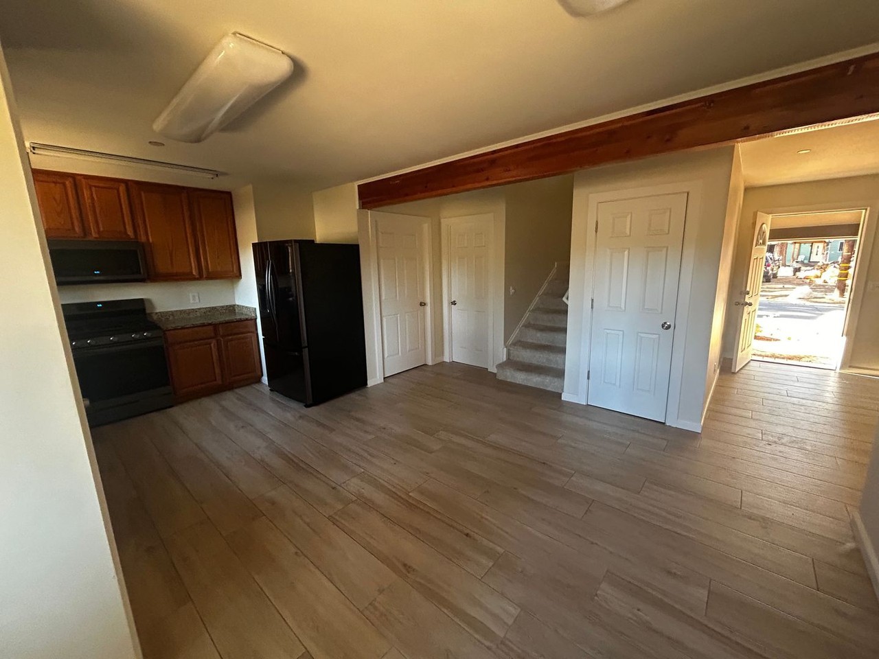 1097 Blue Lake Ave - Photo 6 of 19