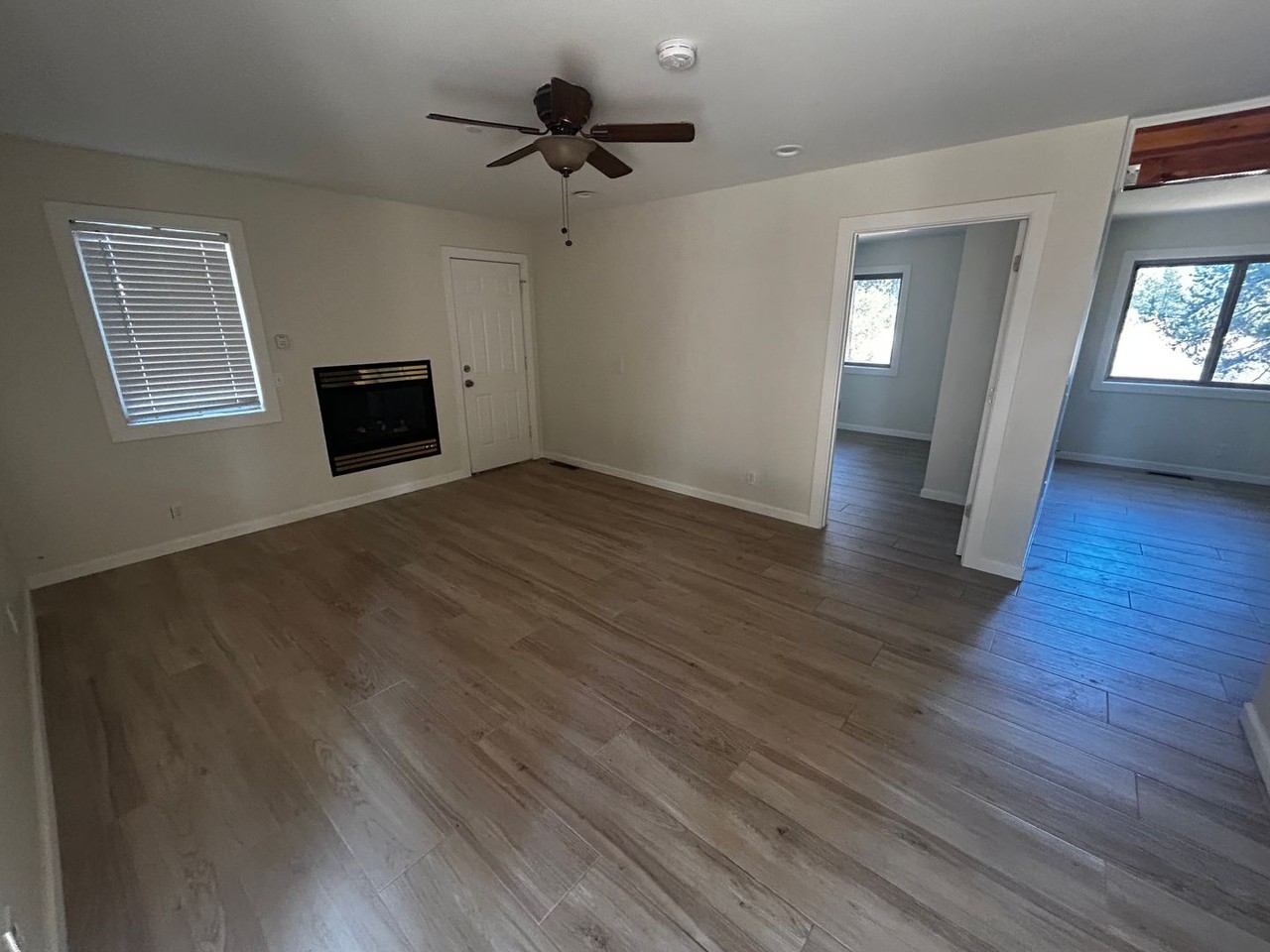 1097 Blue Lake Ave - Photo 7 of 19