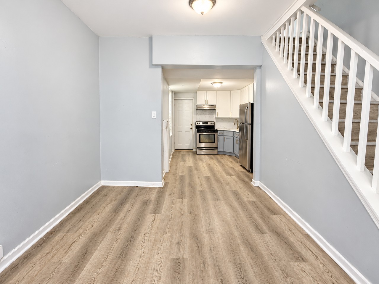 2561 N Jessup St - Photo 6 of 21