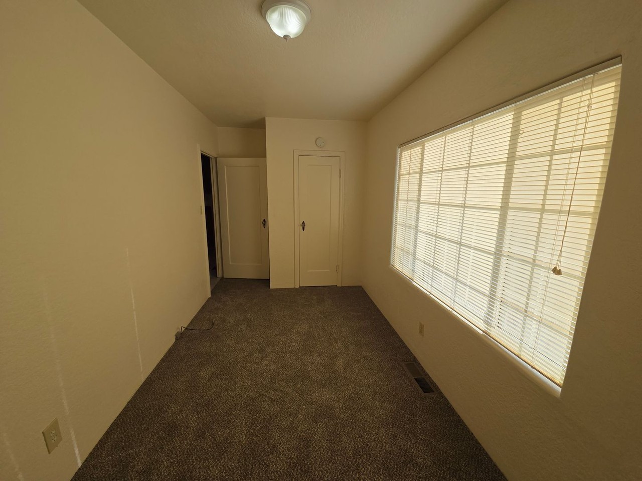 91 6th St - Photo 4 of 33