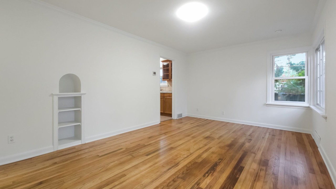 14357 36th Ave Ne - Photo 3 of 16