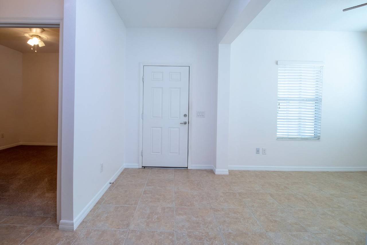 5051 Maymont Park Cir - Photo 5 of 46
