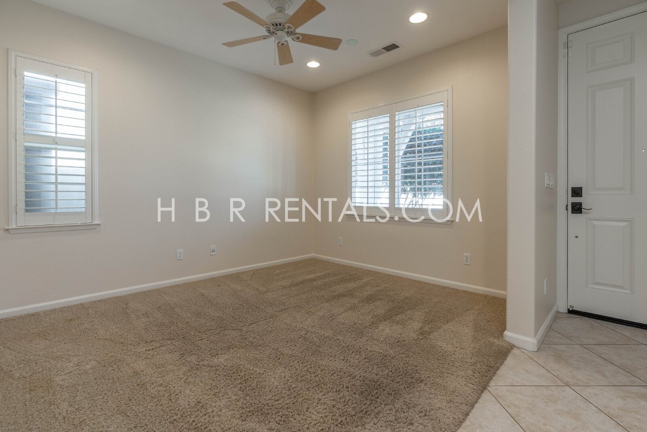 170 W Gallo Way - Photo 4 of 33