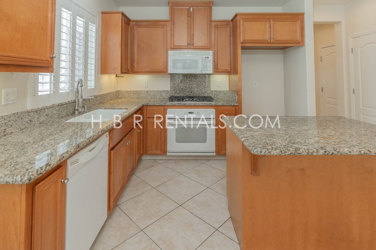 170 W Gallo Way - Photo 7 of 33