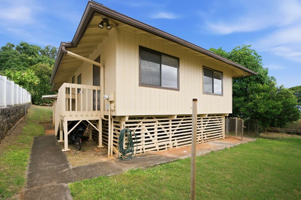 99-933 Halawa Heights Rd - Photo 2 of 17