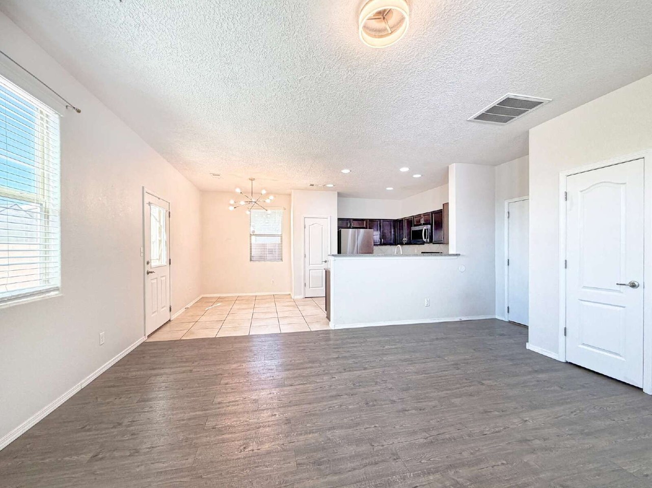 2312 Violeta Cir Se - Photo 3 of 29