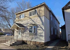featured image of 119 3rd St S Unit 2