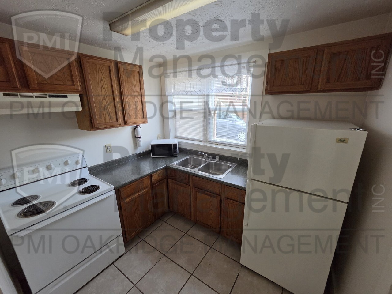 24 N Mulberry St Apt C - Photo 3 of 4