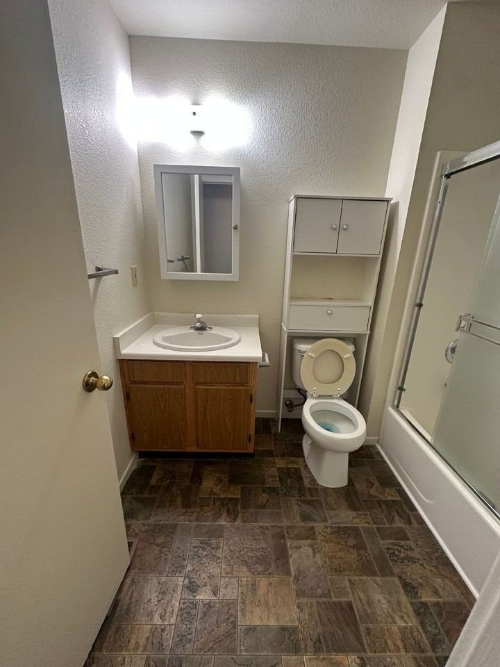 4186 Sherman Ln - Photo 4 of 8
