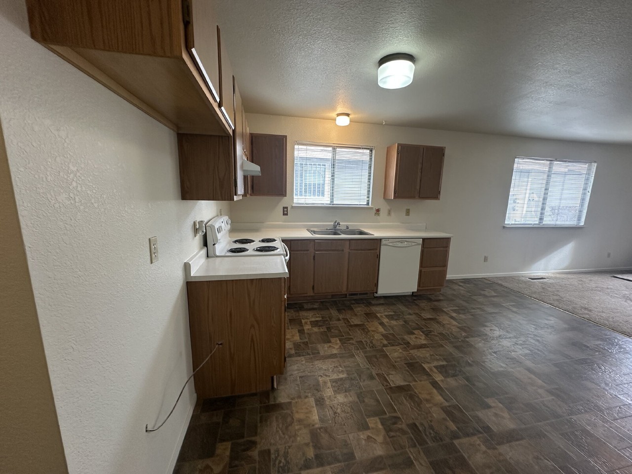 4186 Sherman Ln - Photo 5 of 8