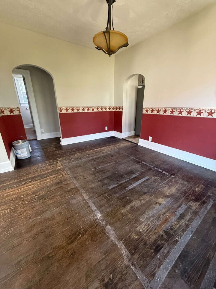 825 Brown St - Photo 4 of 15