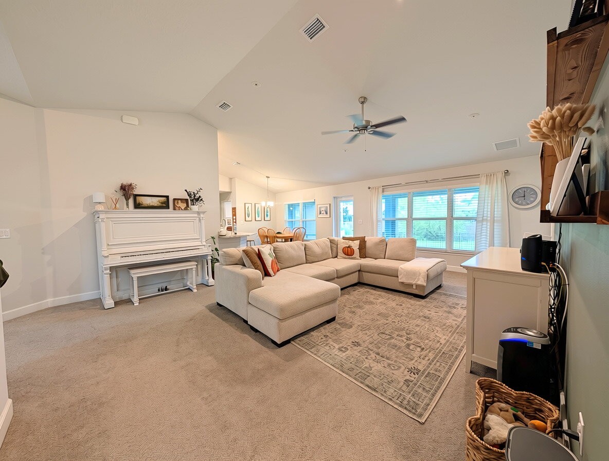 825 Pyracantha St Nw - Photo 4 of 19