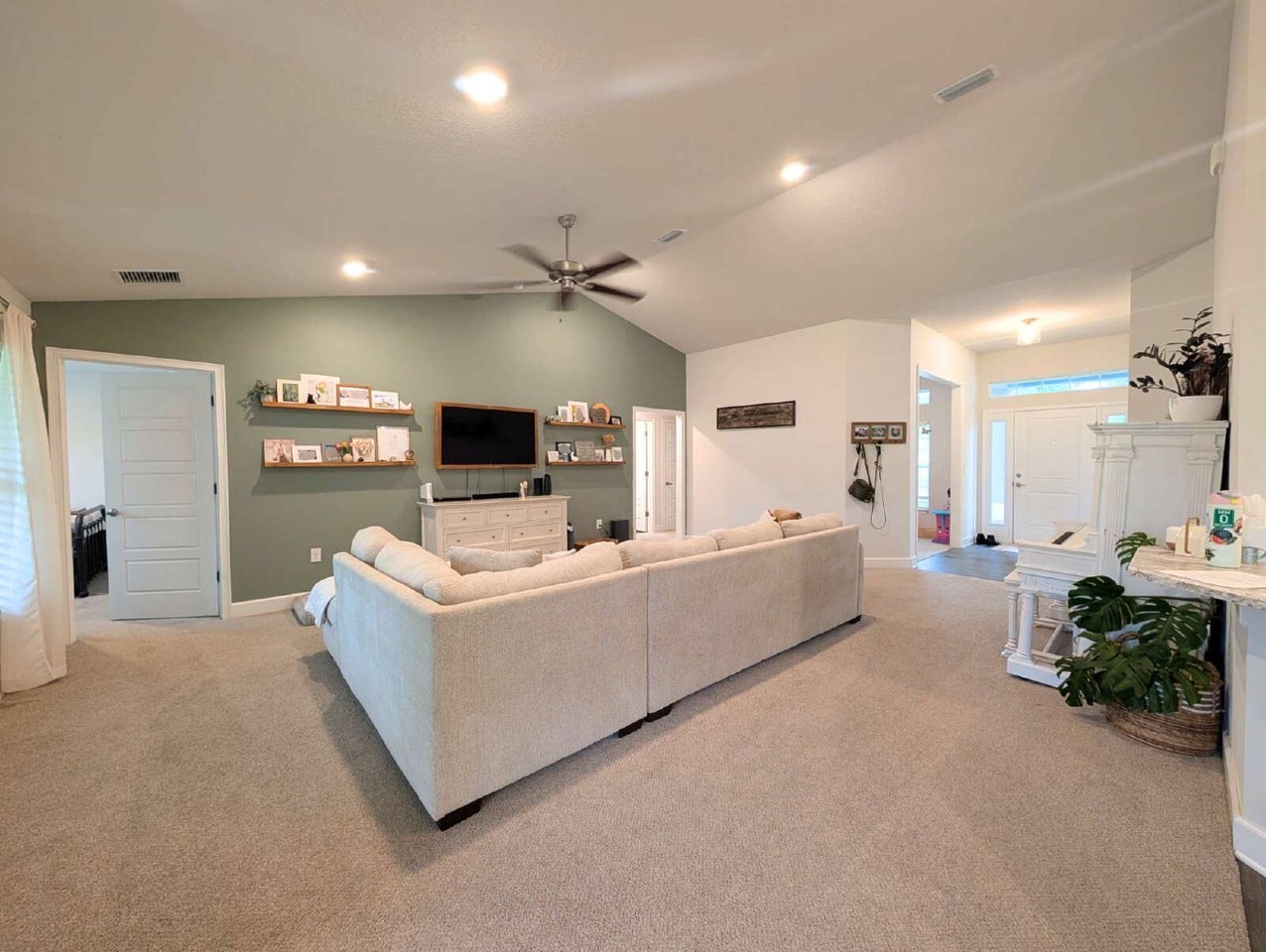 825 Pyracantha St Nw - Photo 5 of 19