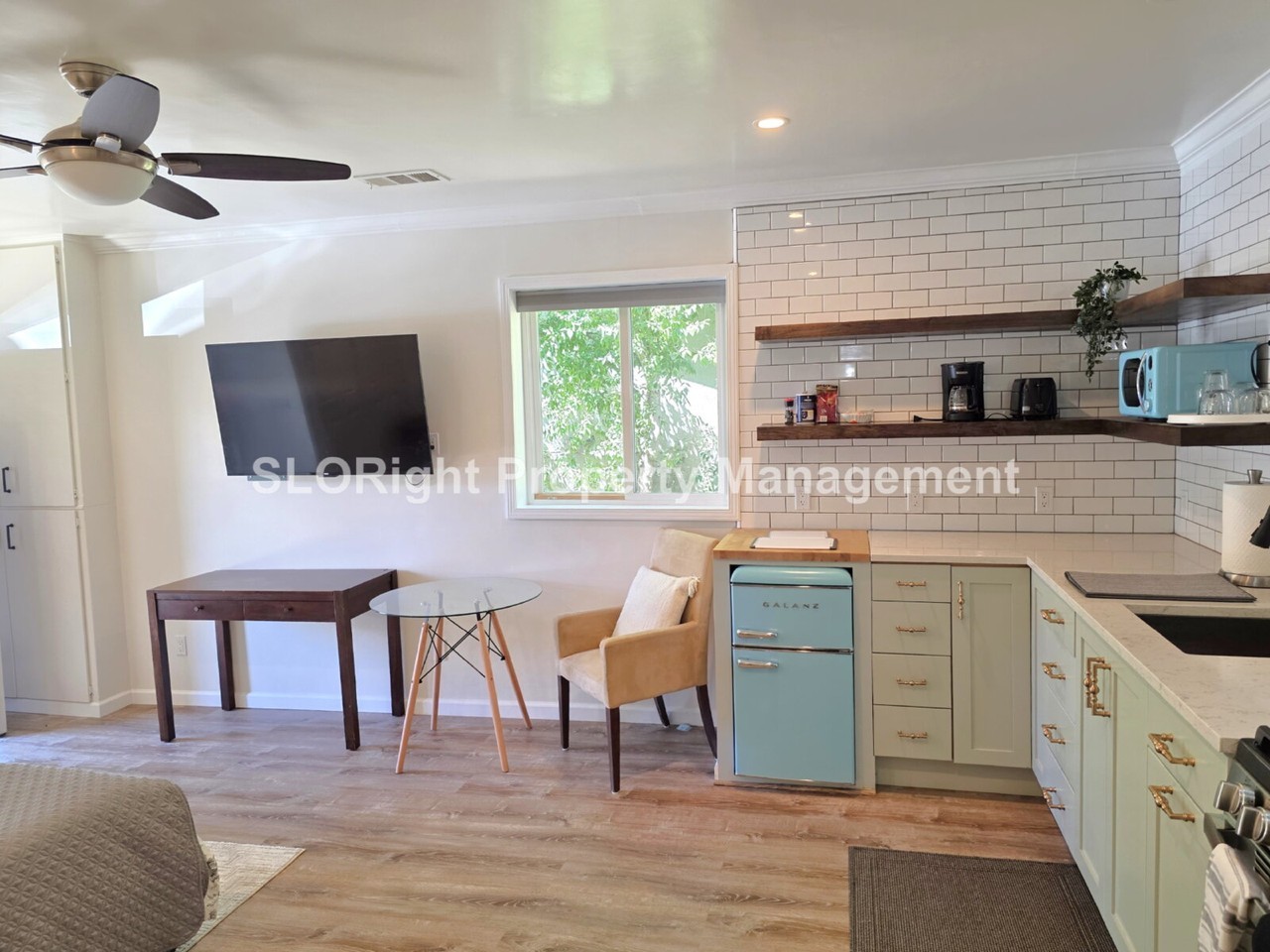 3340 Johnson Ave - Photo 3 of 11