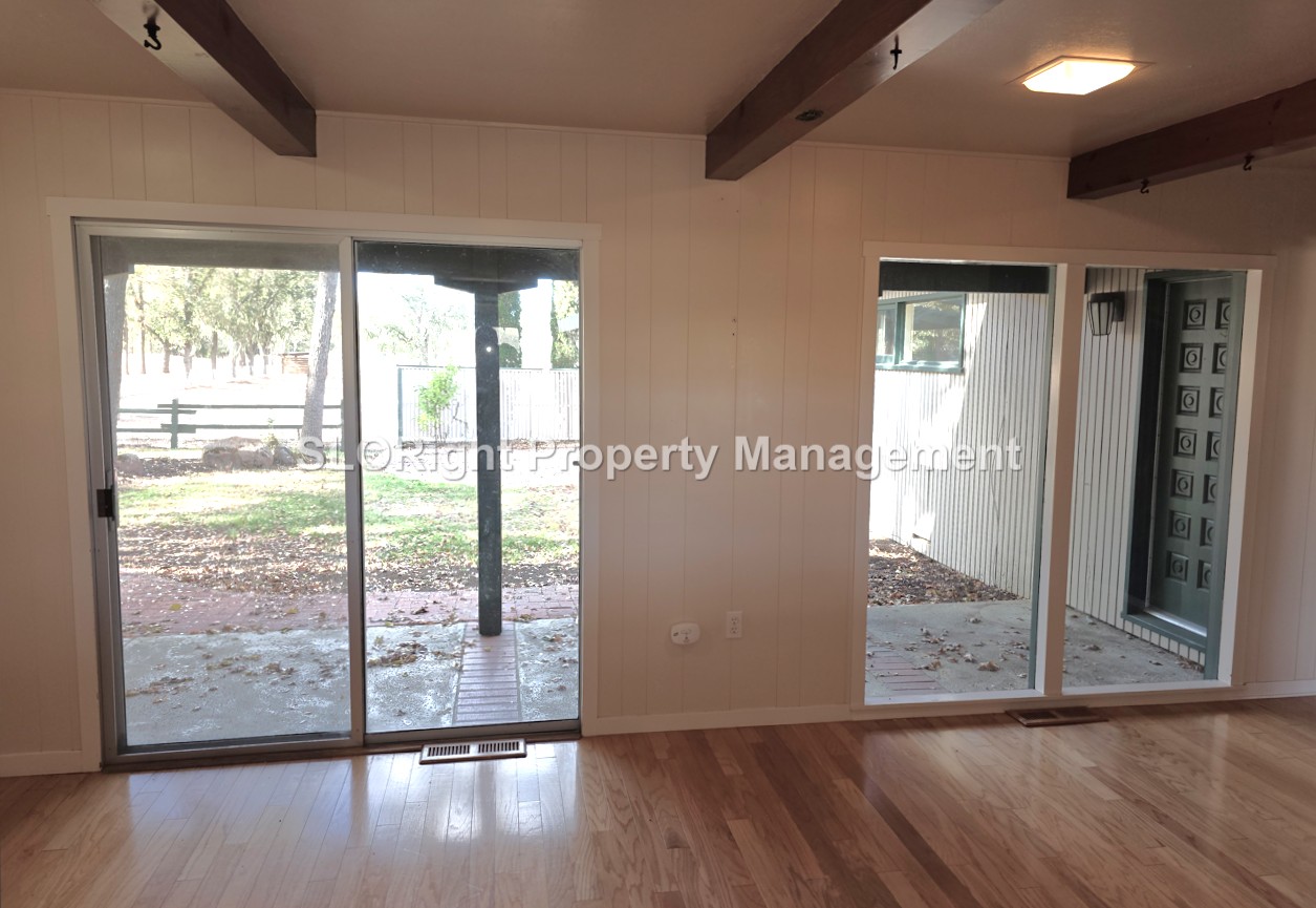 22937 I St - Photo 4 of 18