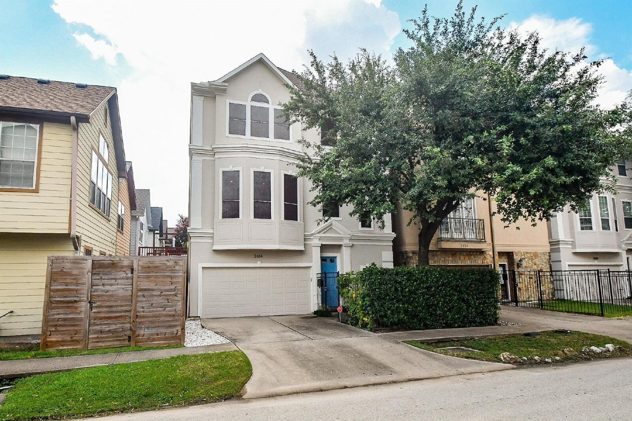2614 Maxroy St - Photo 2 of 31