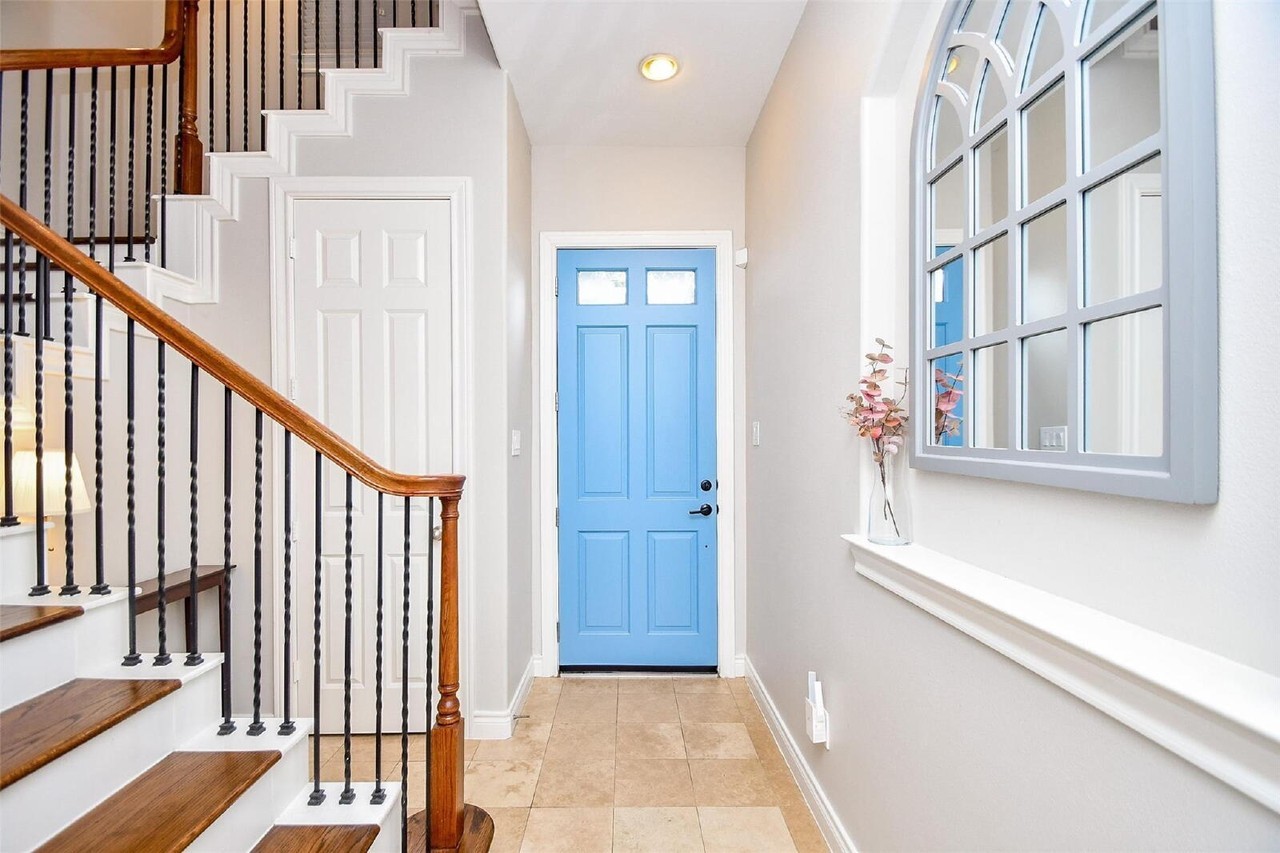 2614 Maxroy St - Photo 5 of 31