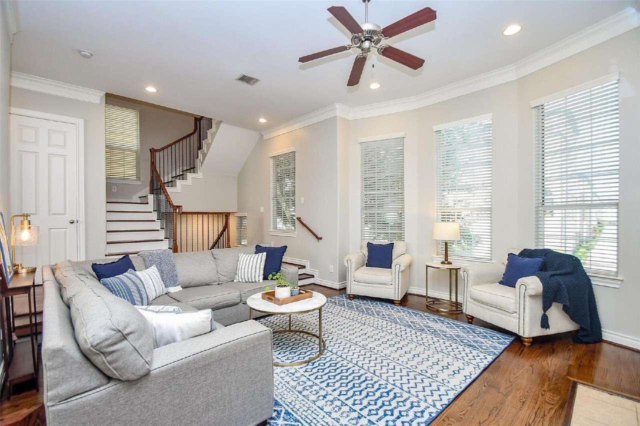 2614 Maxroy St - Photo 6 of 31
