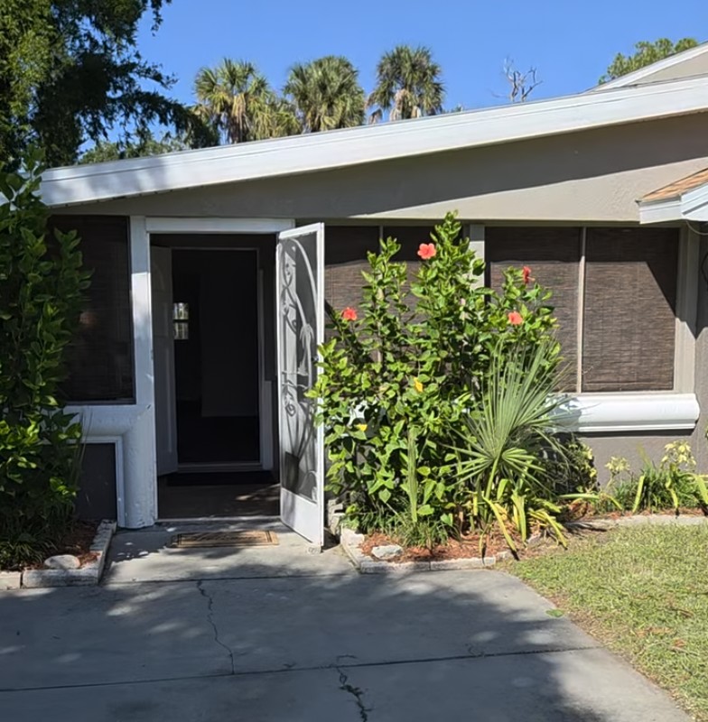 5203 Mallett Dr - Photo 2 of 16