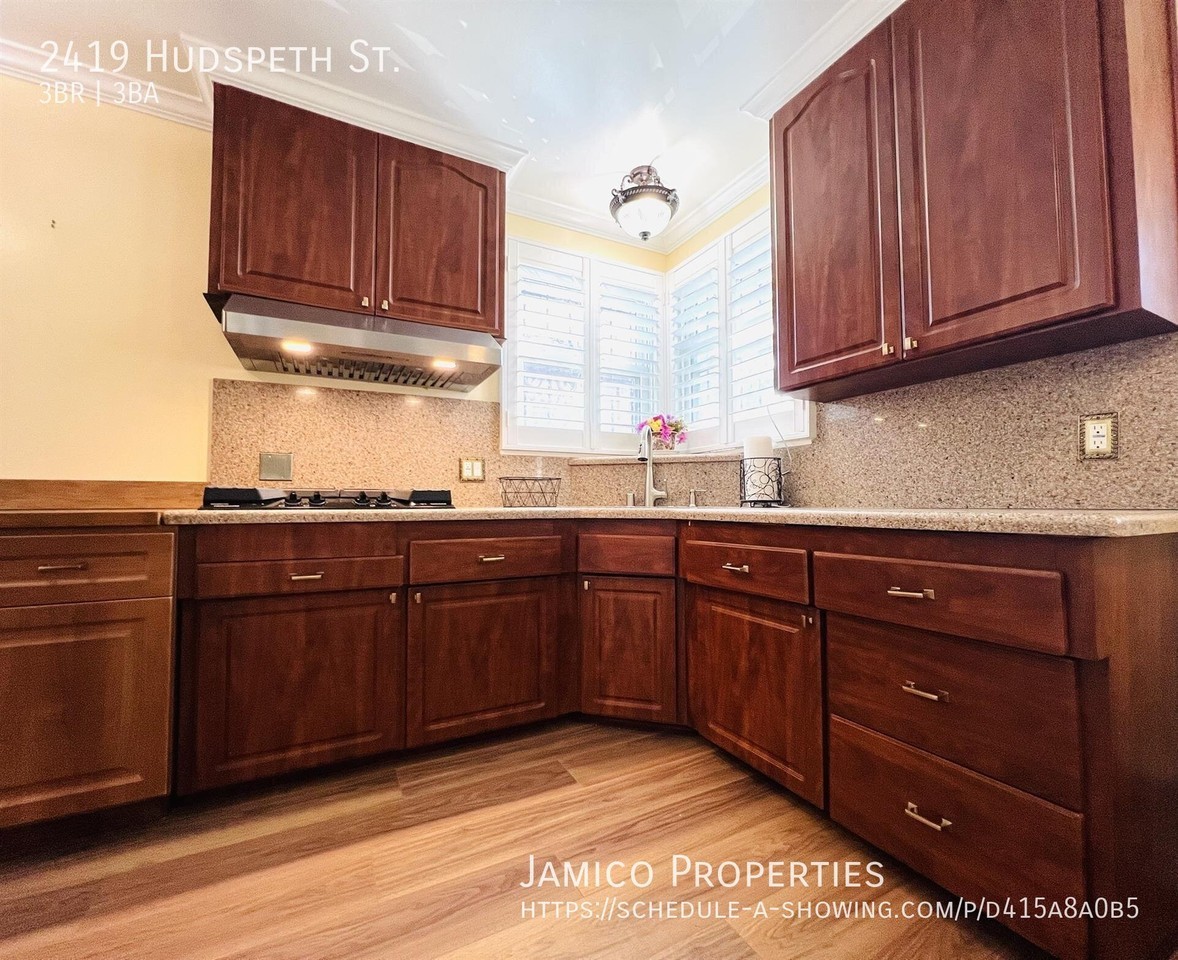 2419 Hudspeth St - Photo 7 of 18