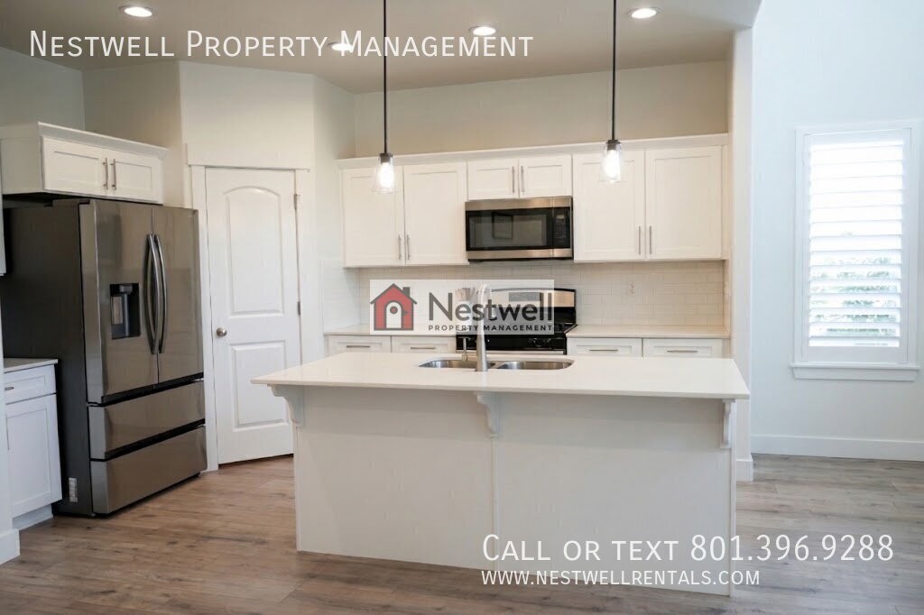 4604 W Wilson Peak Ln - Photo 4 of 49