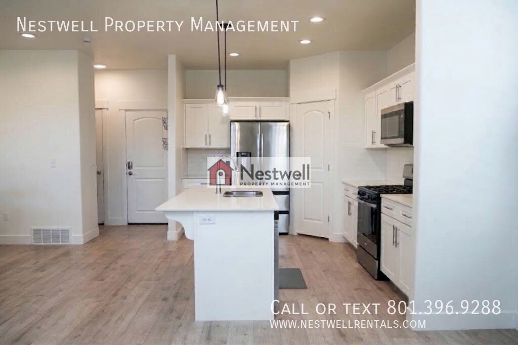 4604 W Wilson Peak Ln - Photo 5 of 49