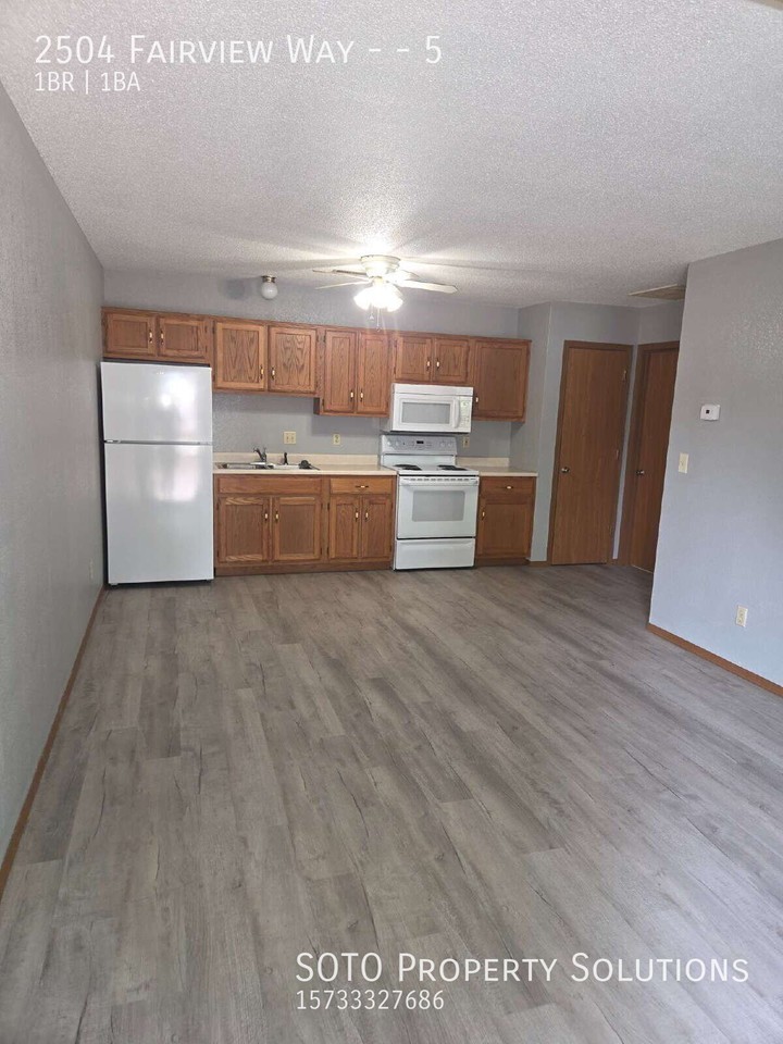 2504 Fairview Way #5 - Photo 5 of 7