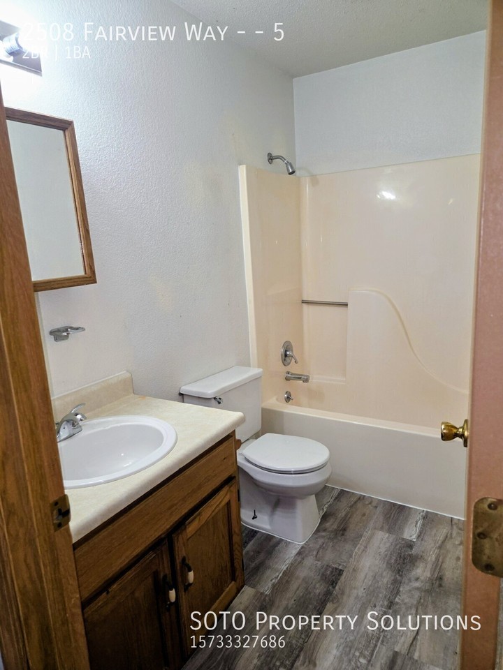2508 Fairview Way #5 - Photo 6 of 14