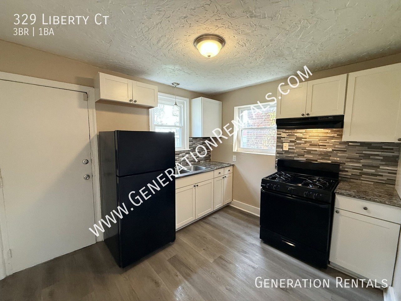 329 Liberty Ct - Photo 2 of 15