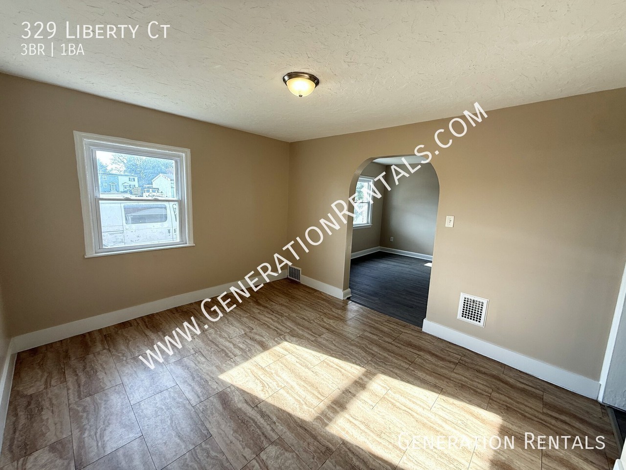 329 Liberty Ct - Photo 4 of 15
