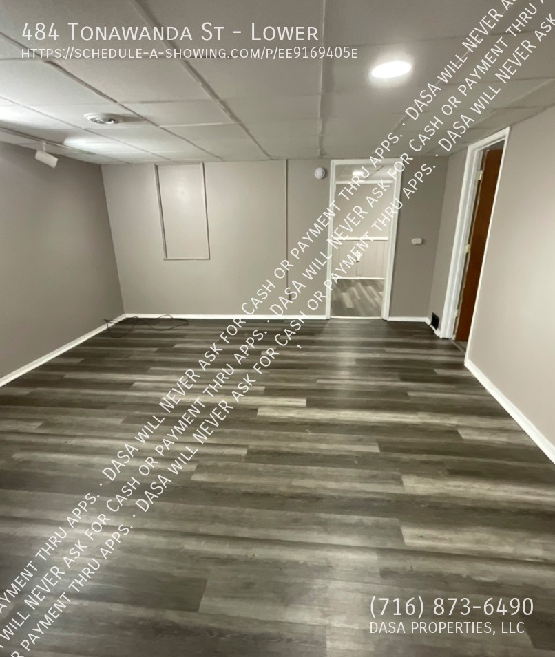 484 Tonawanda St - Photo 2 of 10