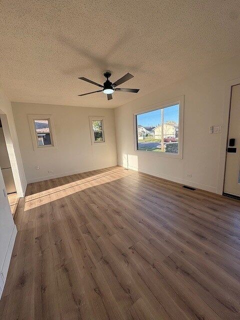7639 Ogden Rd Se - Photo 6 of 11