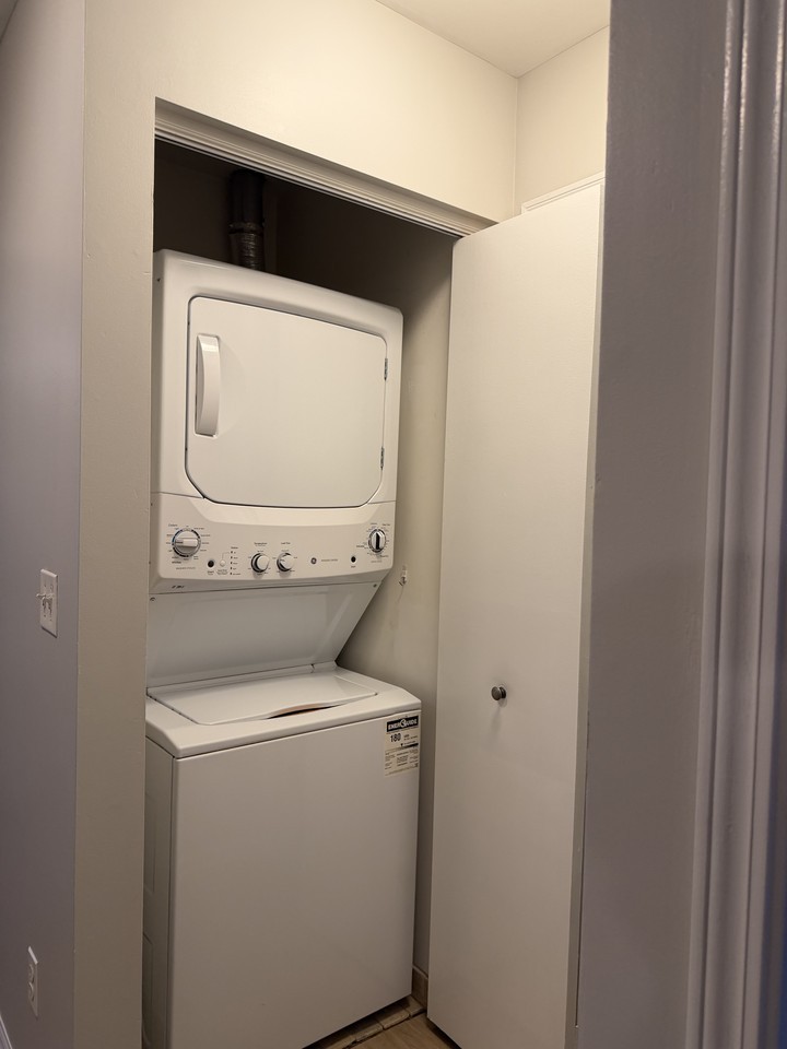 13956 Edgewater Ct #B - Photo 7 of 20