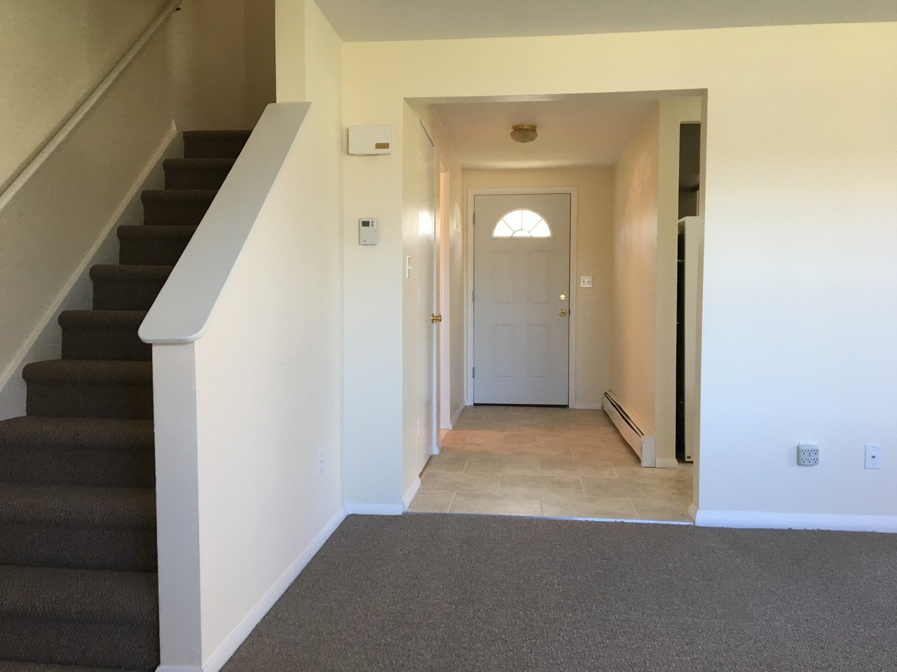 916 Squires Ave - Photo 6 of 15
