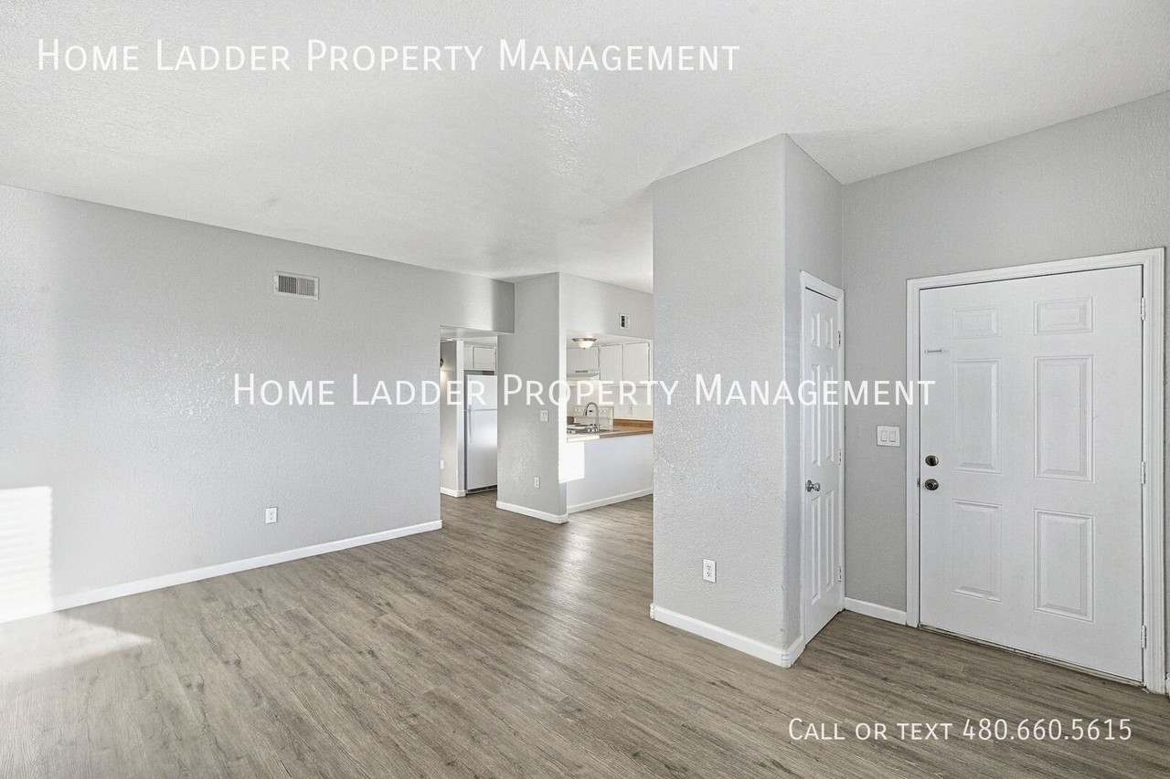 4959 S Park Ave #203 - Photo 2 of 22