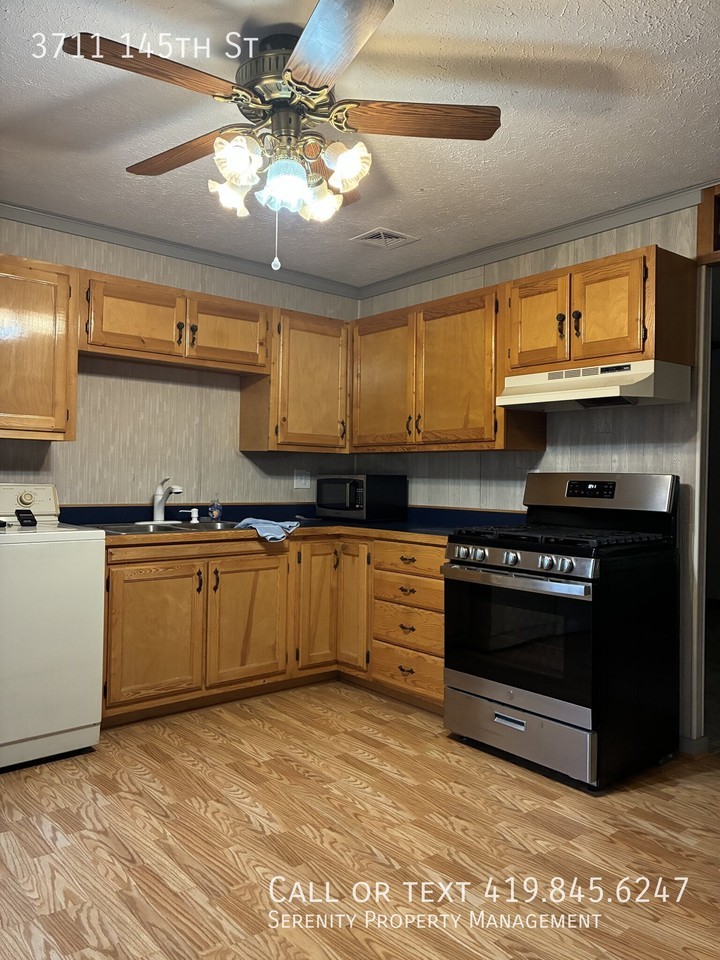 3711 145th St - Photo 2 of 10