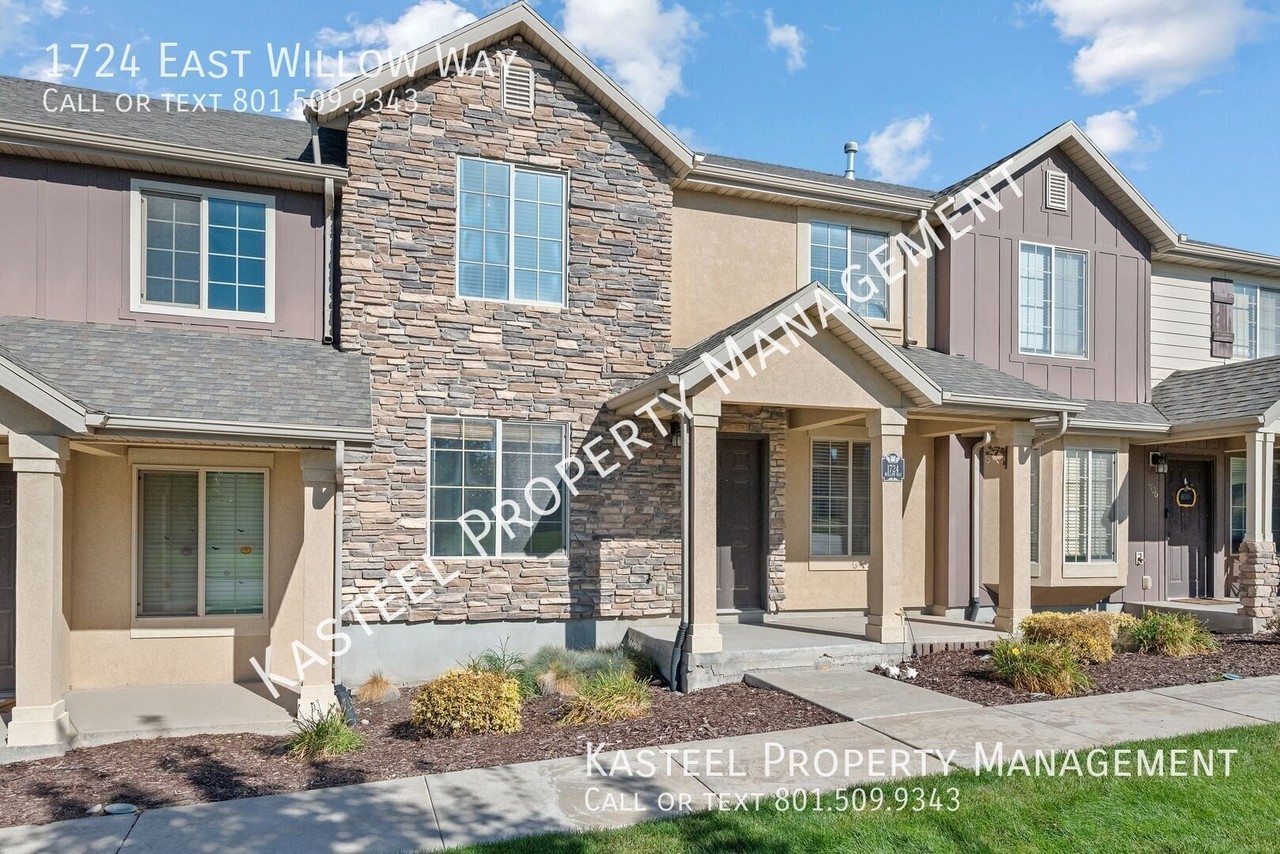 1724 Willow Way - Photo 4 of 28