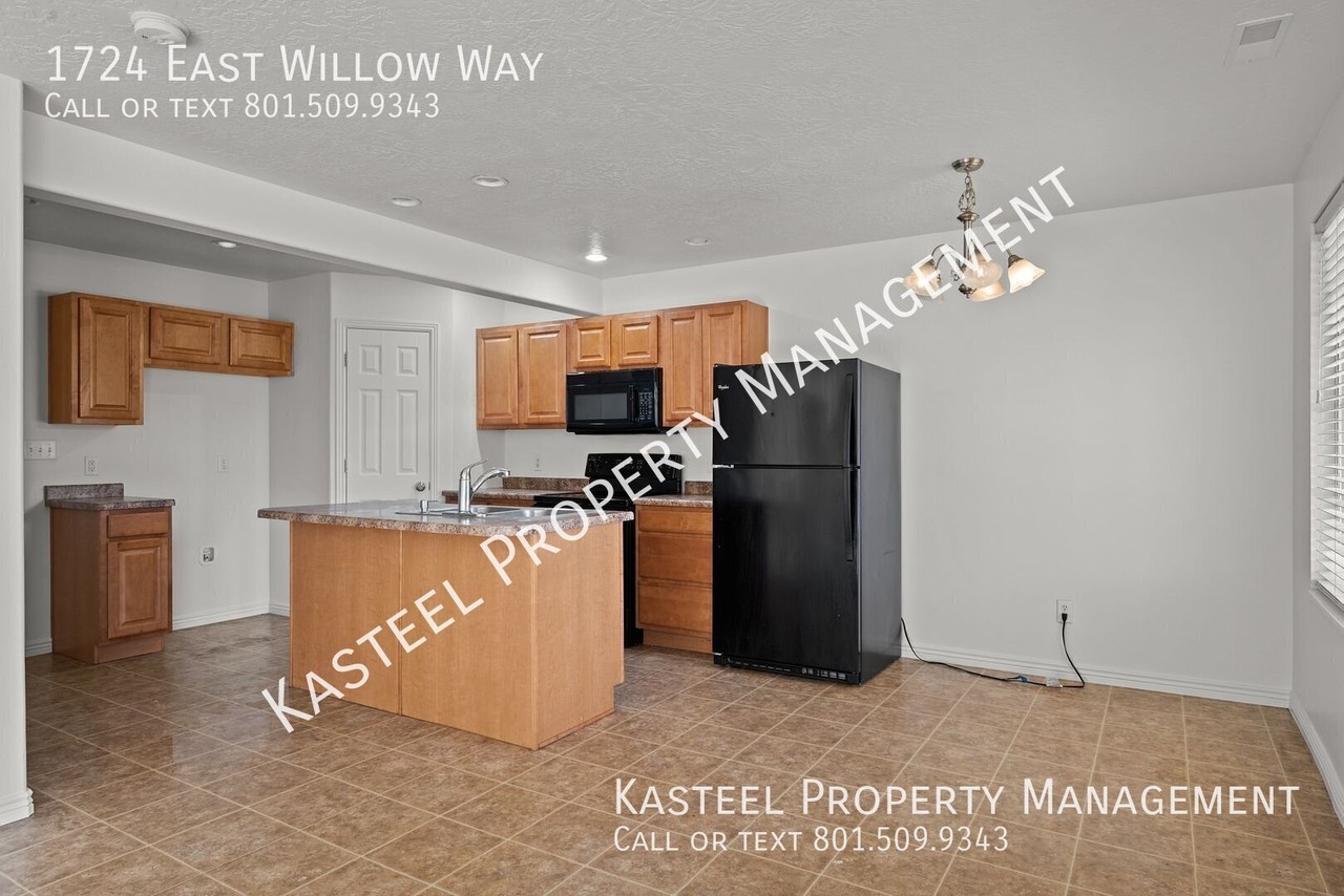 1724 Willow Way - Photo 7 of 28