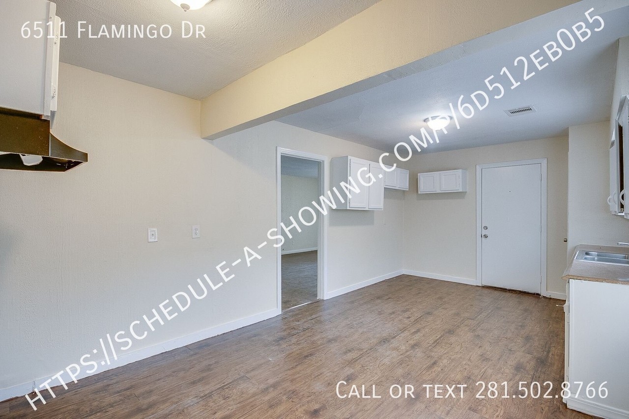 6511 Flamingo Dr - Photo 4 of 13