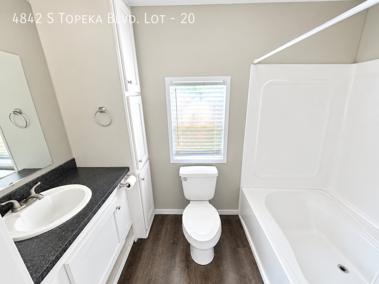 4842 Sw Topeka Blvd #20 - Photo 2 of 12
