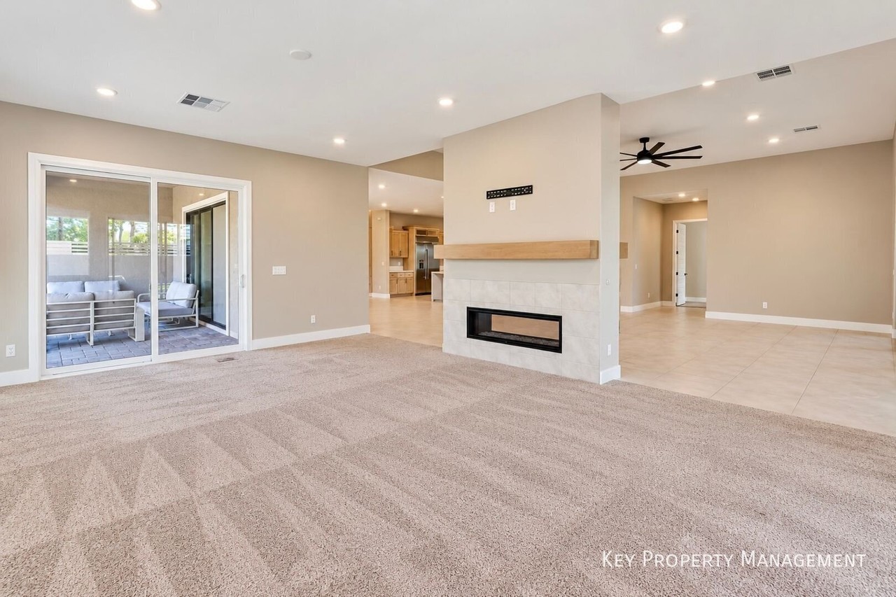 9983 Fremantle Ave - Photo 4 of 29