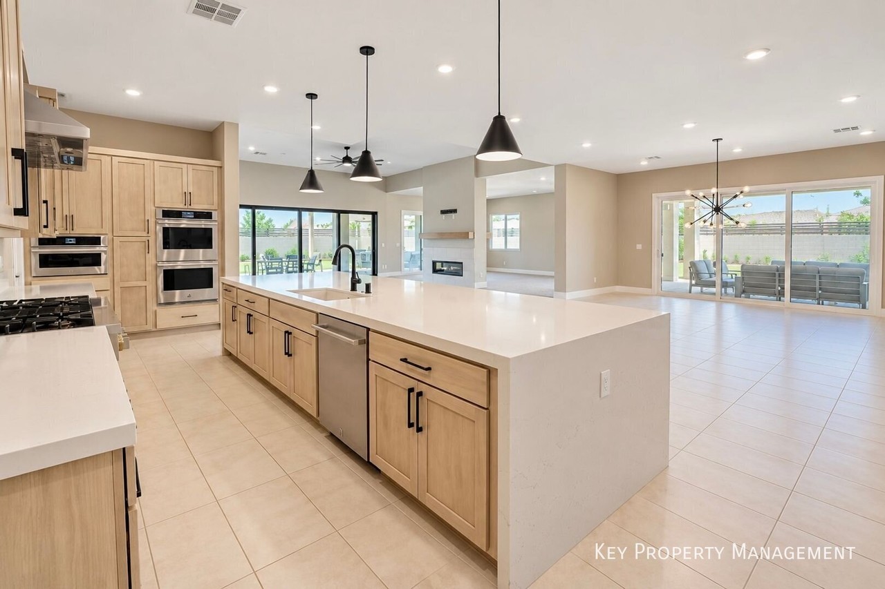 9983 Fremantle Ave - Photo 6 of 29