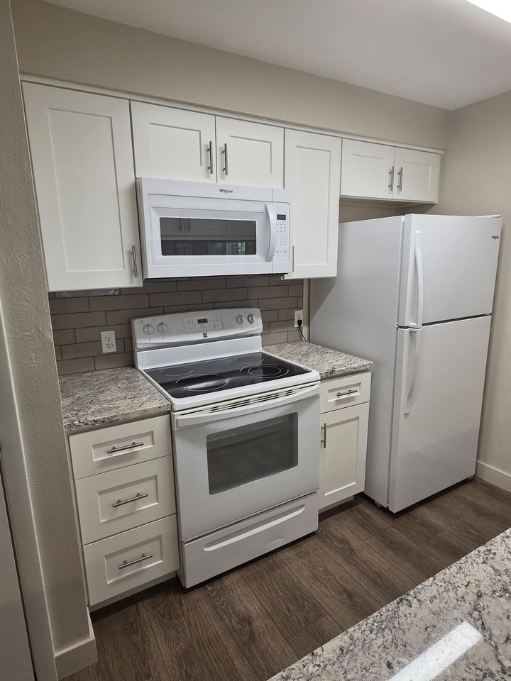 7700 W Glasgow Pl #5D - Photo 2 of 24