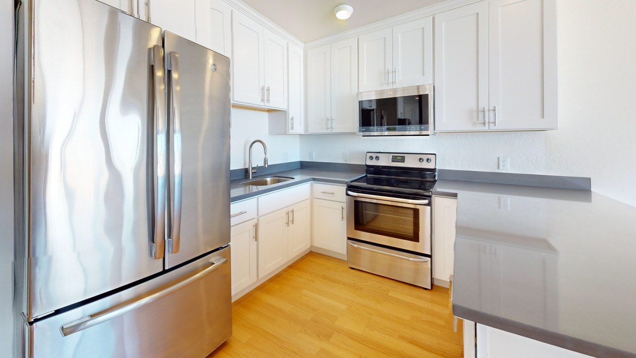 653 Kansas St #405