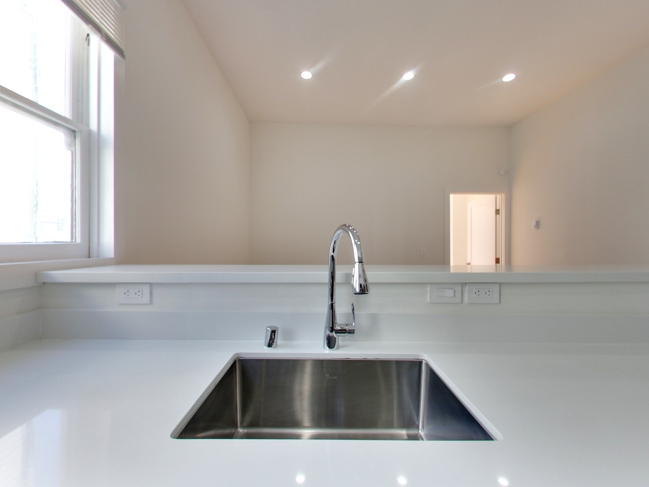 840 Greenwich St - Photo 6 of 23