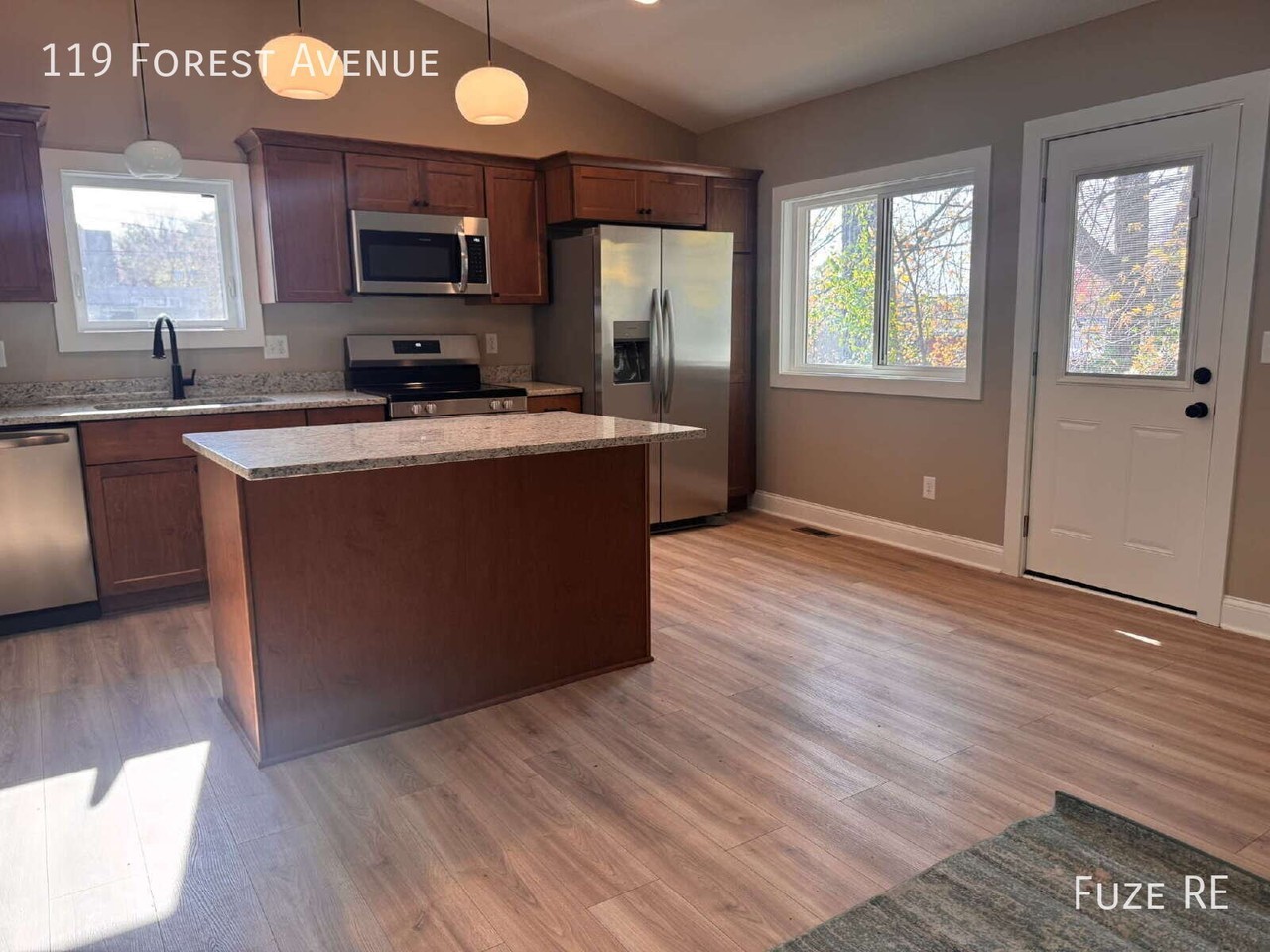119 Forest Ave - Photo 7 of 23