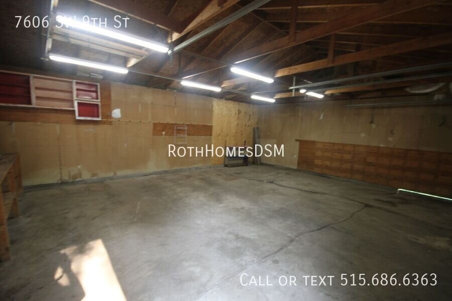 7606 Sw 9th St - Photo 3 of 20